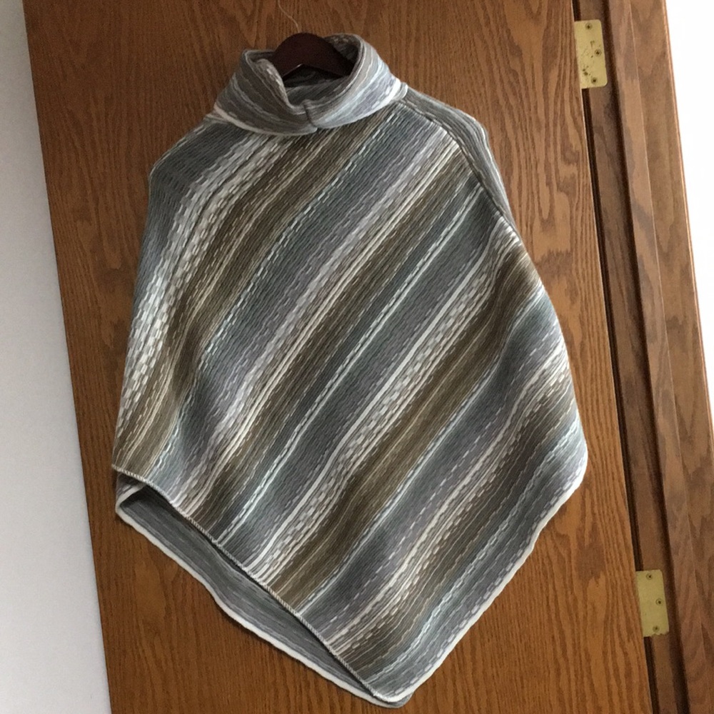 Poncho OSFA - Picture 2 of 8